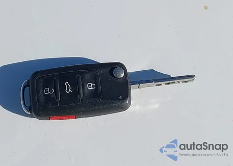 2014 Volkswagen Jetta 1.8T Se z USA, uszkodzony, nr VIN 3VWD17AJ2EM328522